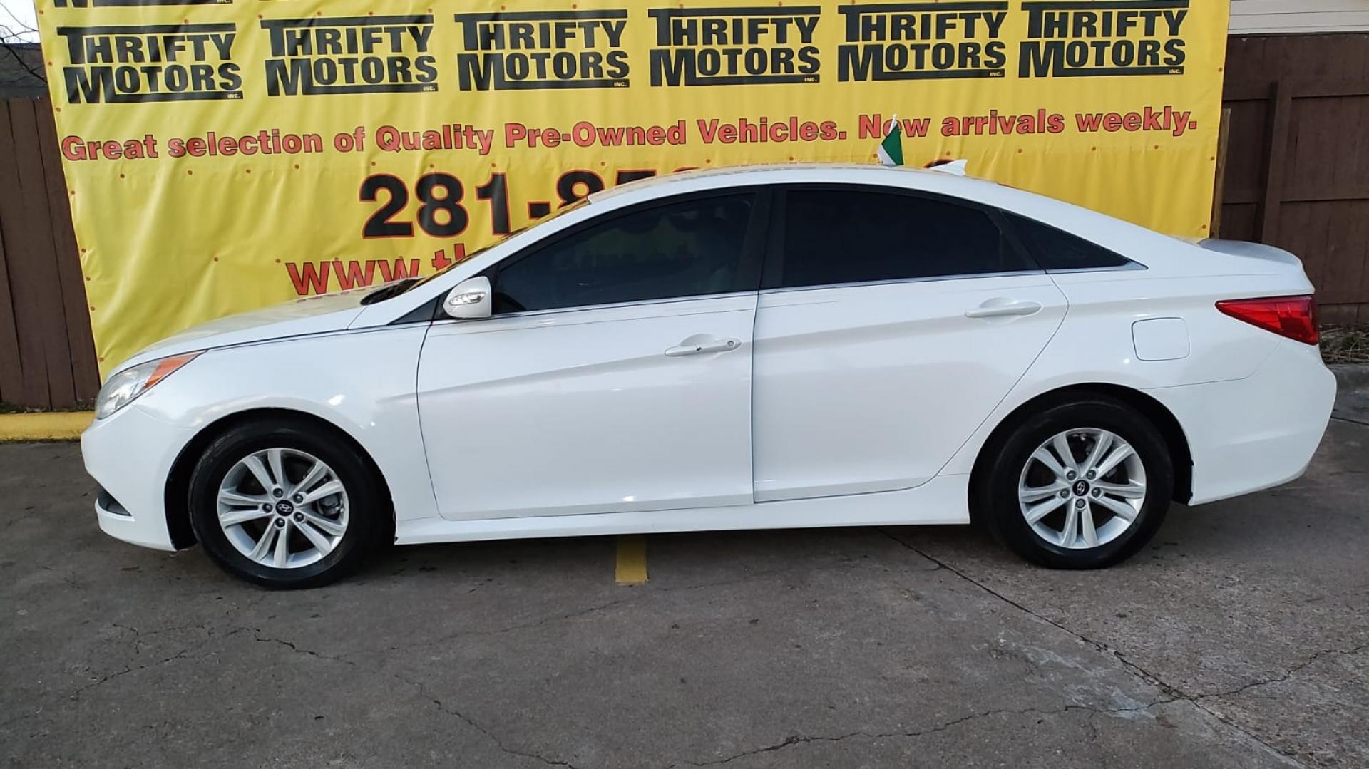 2014 Hyundai Sonata (5NPEB4AC4EH) , located at 16710 Clay Rd., Houston, TX, 77084, (281) 859-7900, 29.834864, -95.656166 - Photo#0